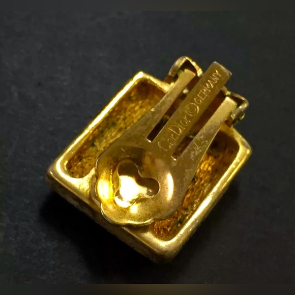 AUTH VINTAGE CHRISTIAN DIOR CD RHINESTONES CRYSTAL CLIP ON EARRINGS JEWELRY GOLD - Picture 7 of 7